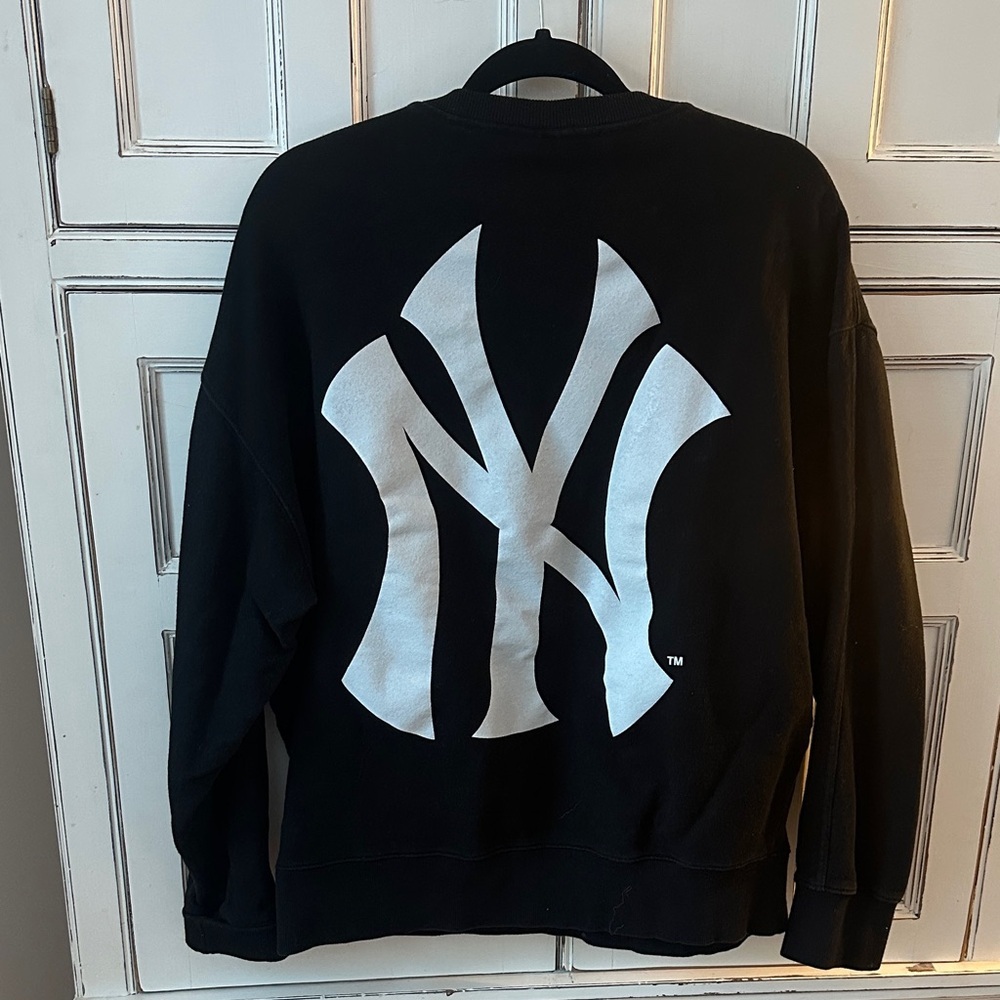 NY YANKEES 🗽Classic Black Men's Crewneck Sweatshirt